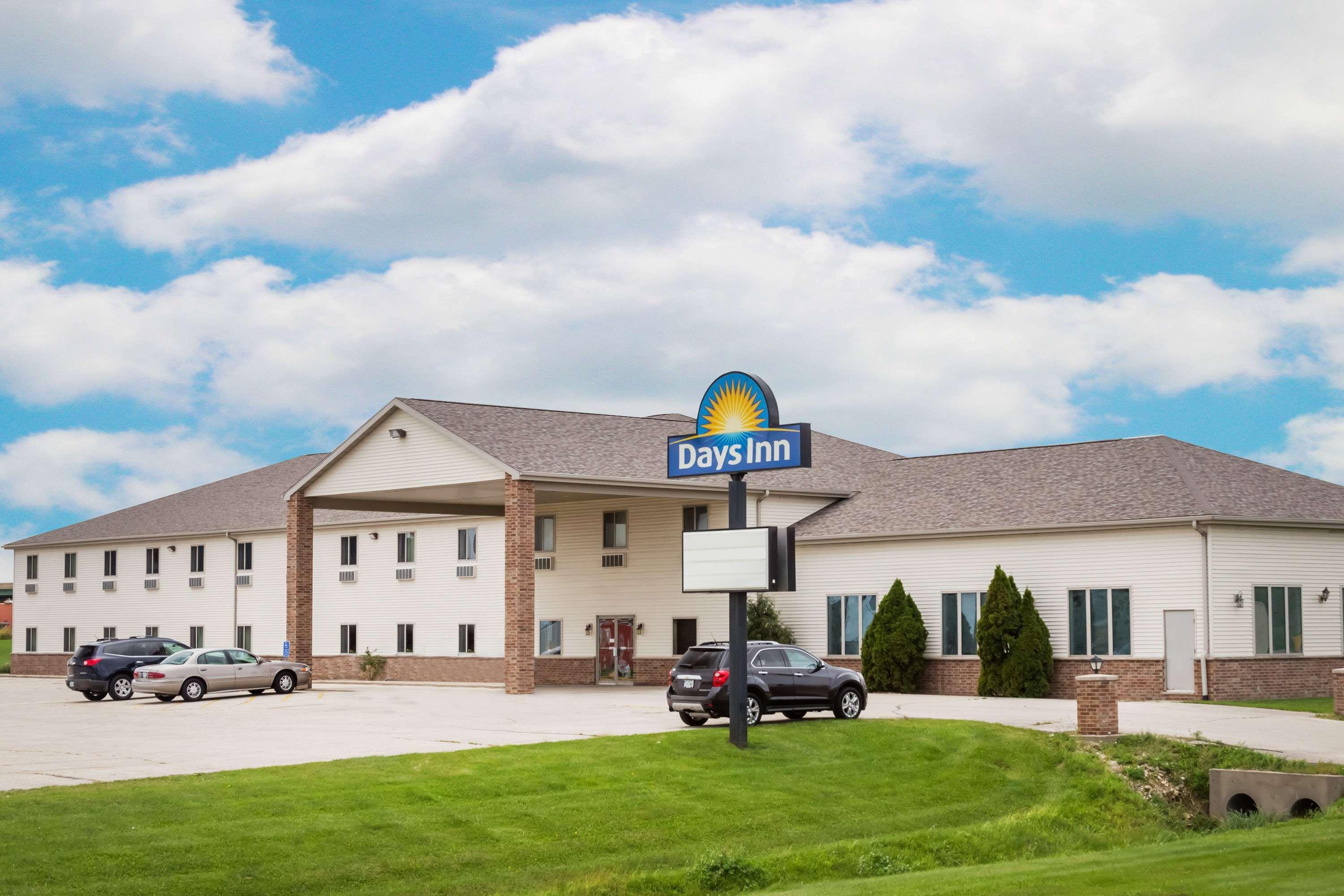 Days Inn By Wyndham Manchester Exterior foto