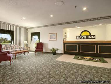 Days Inn By Wyndham Manchester Exterior foto